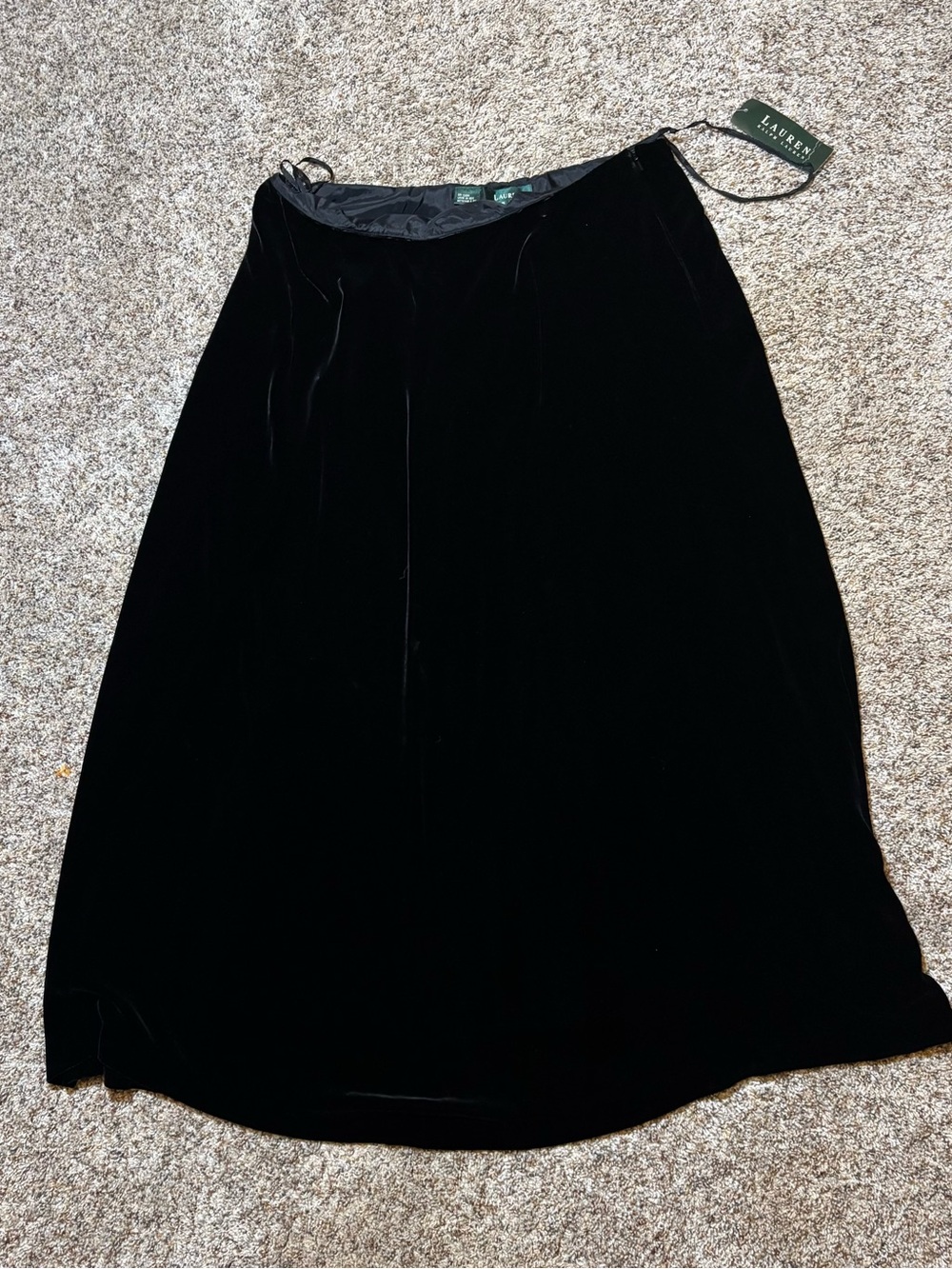 325. Lauren Ralph Lauren Black Velvet A-Line Skirt, NWT, Size 16